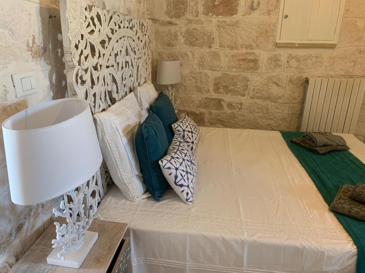 Bed and Breakfast Trulli Tesoro Cisternino Exterior foto