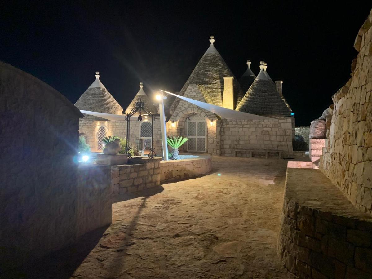 Bed and Breakfast Trulli Tesoro Cisternino Exterior foto