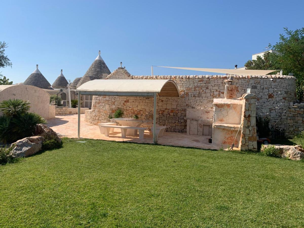 Bed and Breakfast Trulli Tesoro Cisternino Exterior foto