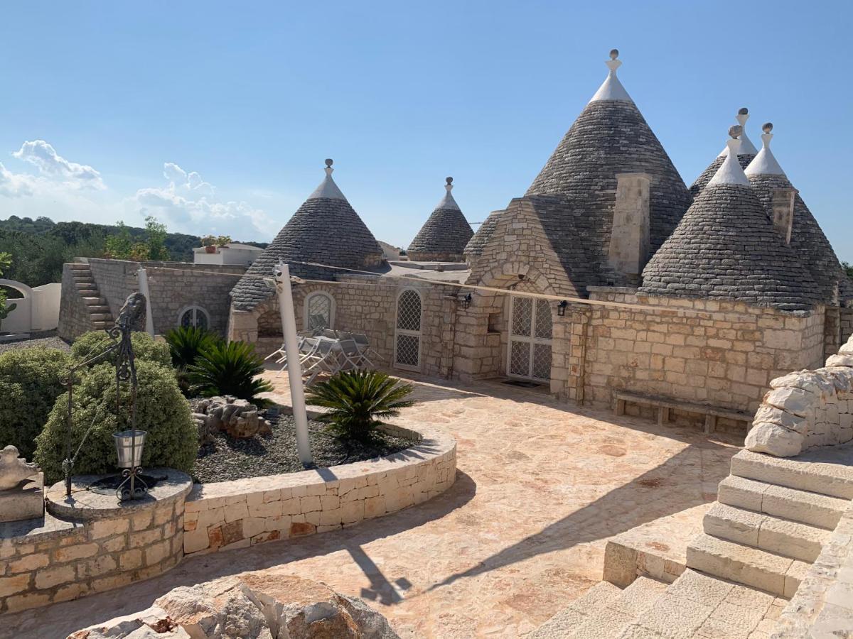 Bed and Breakfast Trulli Tesoro Cisternino Exterior foto